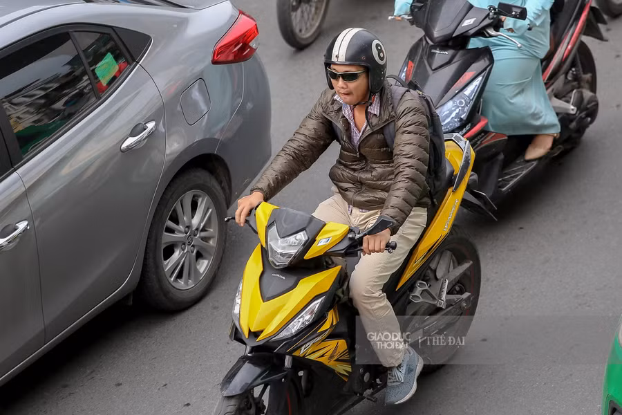 Nhịp sống Hà Nội lắng lại khi gió mùa về ảnh 2