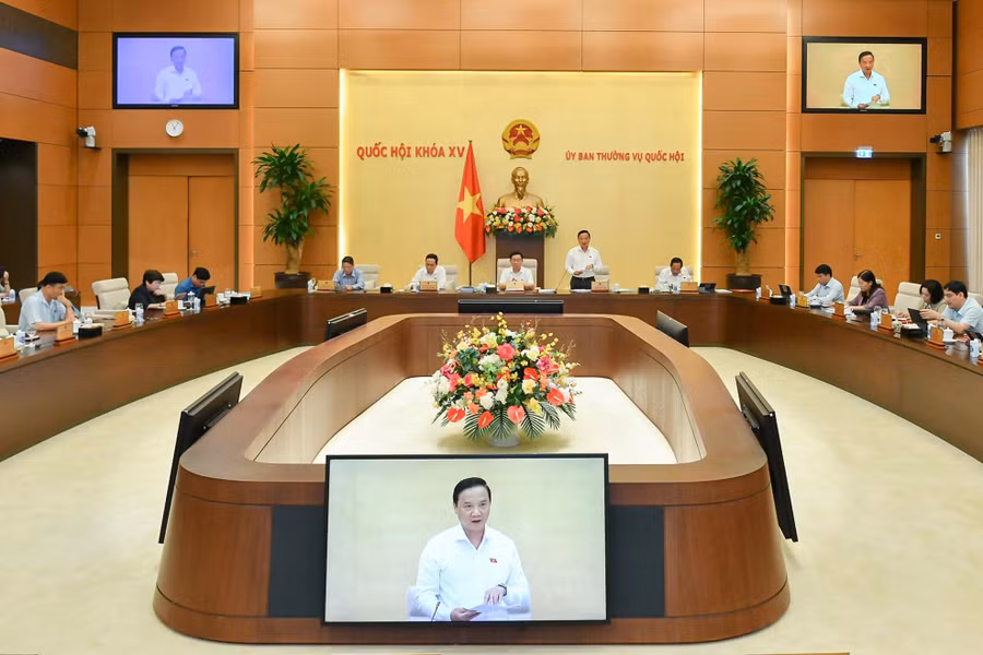 Toàn cảnh phiên họp. Ảnh: Quochoi.vn Toàn cảnh phiên họp. Ảnh: Quochoi.vn