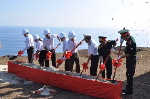 Khởi công xây dựng công trình Cột cờ Lý Sơn Khởi công xây dựng công trình Cột cờ Lý Sơn