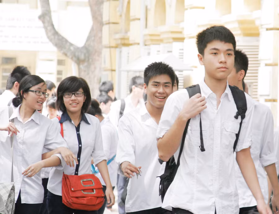 Bộ trưởng Bộ GD&amp;ĐT "giải tỏa" sức nóng thi cử