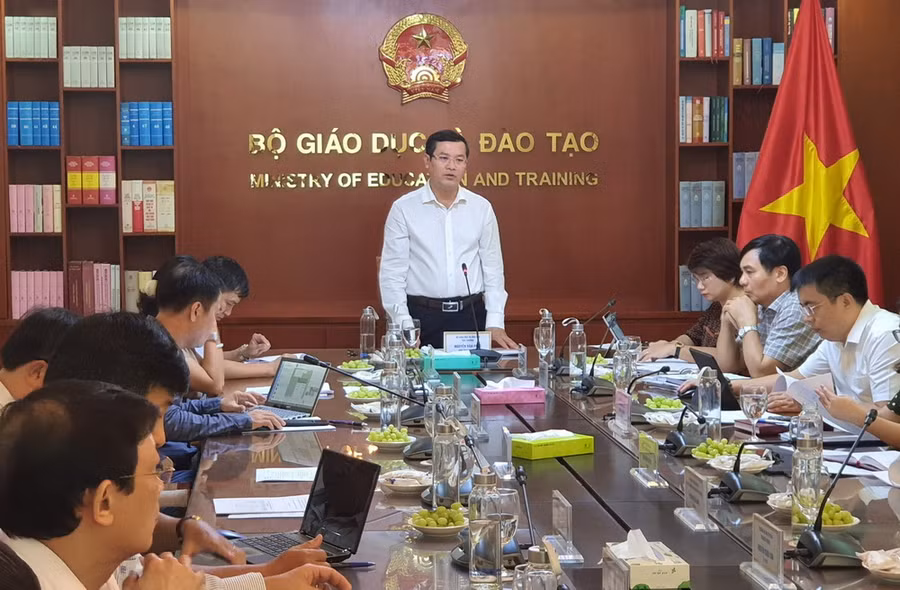 Thứ trưởng Nguyễn Văn Phúc phát biểu tại cuộc họp