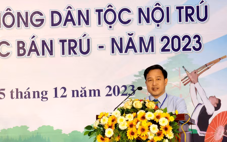 Phó Giám đốc Sở GD&amp;ĐT Lưu Tiến Quang phát biểu khai mạc Ngày hội. (Ảnh: Thành Tâm)