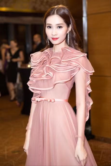 Hoa hau Thu Thao 