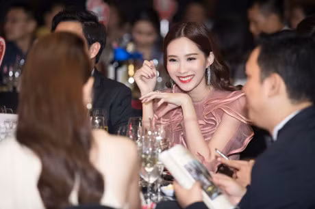 Hoa hau Thu Thao 