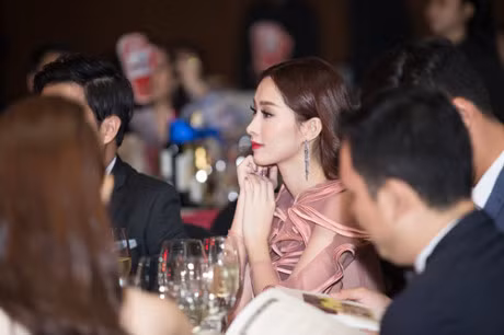 Hoa hau Thu Thao 