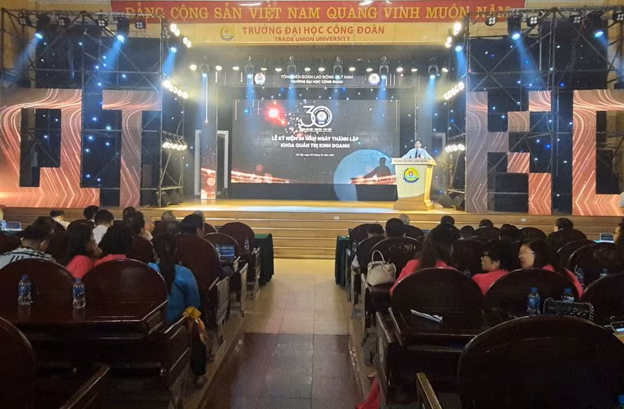 Toàn cảnh buổi lễ.