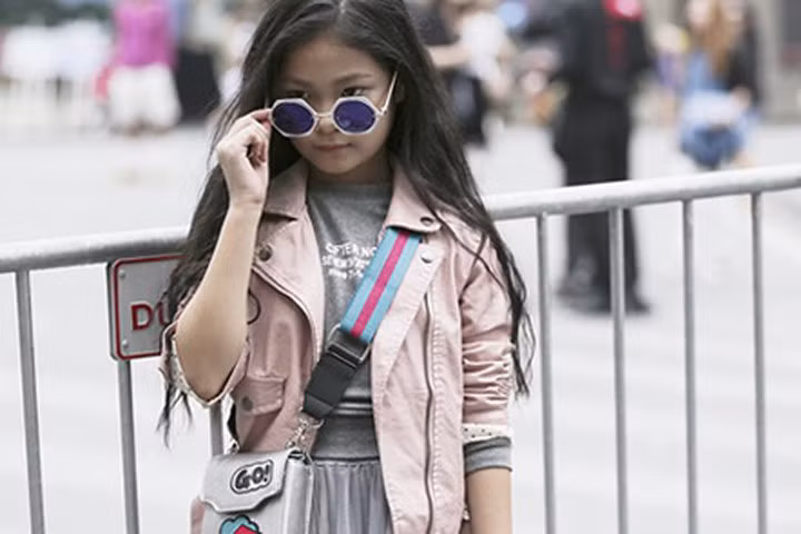 Hot girl nhí số 1 Hà thành khoe street style