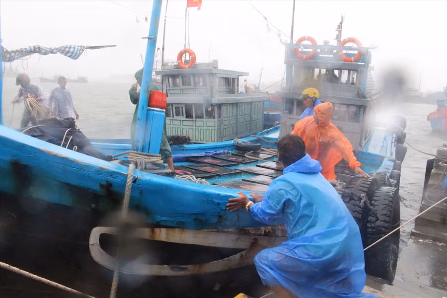 Quảng Nam cấm tàu thuyền ra khơi từ 10h ngày 23/9 để ứng phó áp thấp nhiệt đới mạnh lên thành bão. Ảnh: Báo Quảng Nam