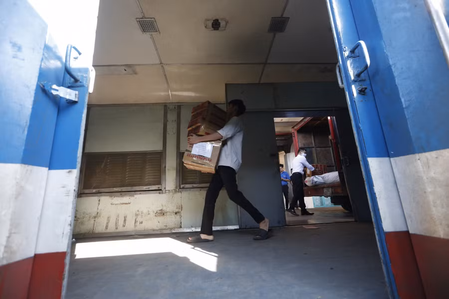 Chuyến hàng sẽ được vận chuyển ngay trong đêm đến ga Huế và ga Đồng Hới.