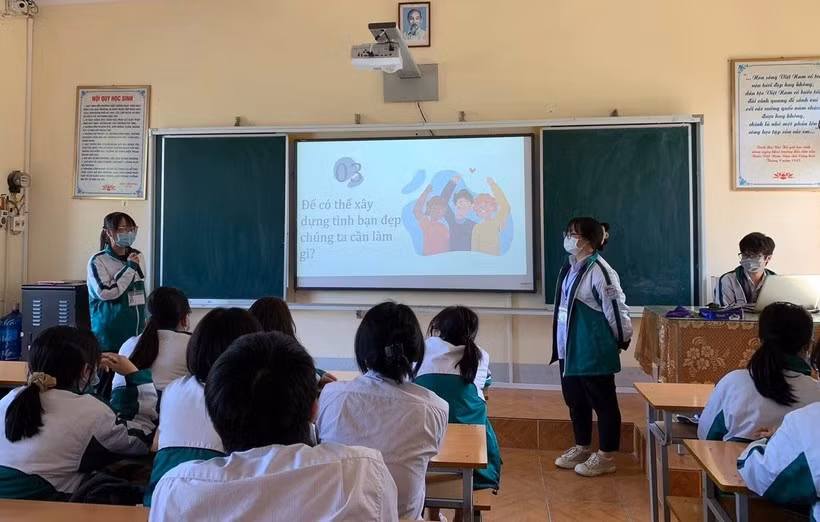 Luật Nhà giáo là động lực để thầy cô thêm gắn bó với tình yêu nghề. Luật Nhà giáo là động lực để thầy cô thêm gắn bó với tình yêu nghề.