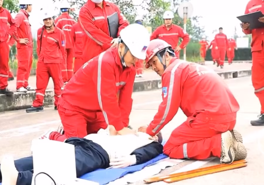 Tại hội thao, người lao động được trang bị thêm kiến thức, kỹ năng cơ bản về An toàn vệ sinh lao động và Phòng chống cháy nổ tại nhà máy. Tại hội thao, người lao động được trang bị thêm kiến thức, kỹ năng cơ bản về An toàn vệ sinh lao động và Phòng chống cháy nổ tại nhà máy.