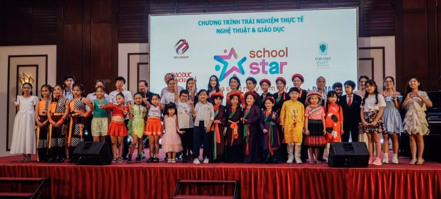 30 thí sinh xuất sắc nhất hội tụ và tỏa sáng tại Vòng Chung kết Chương trình trải nghiệm thực tế nghệ thuật và giáo dục School Star 2022.