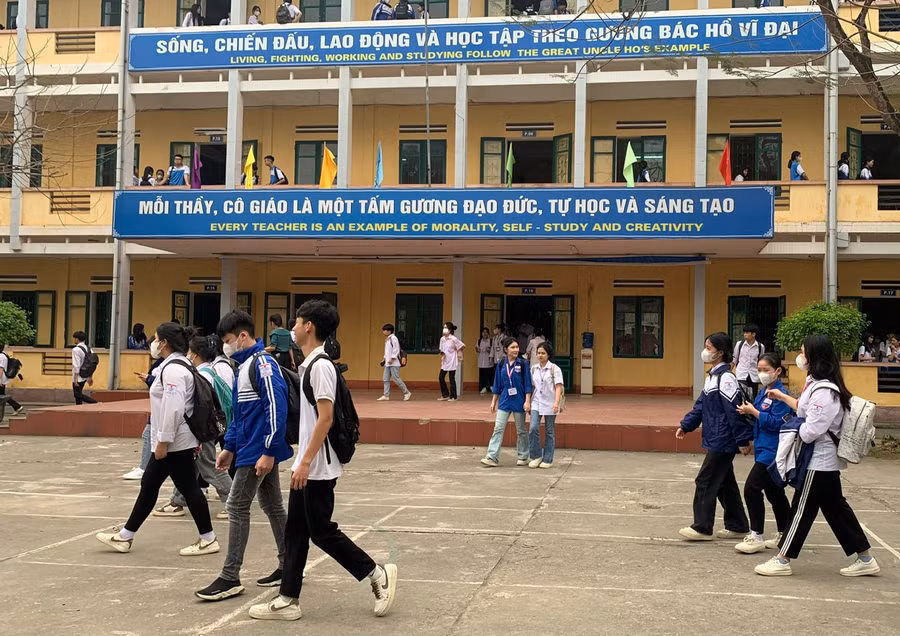 Trường THPT Trần Nhật Duật địa chỉ tin cậy của con em nhân dân huyện NTM Yên Bình. Trường THPT Trần Nhật Duật địa chỉ tin cậy của con em nhân dân huyện NTM Yên Bình.