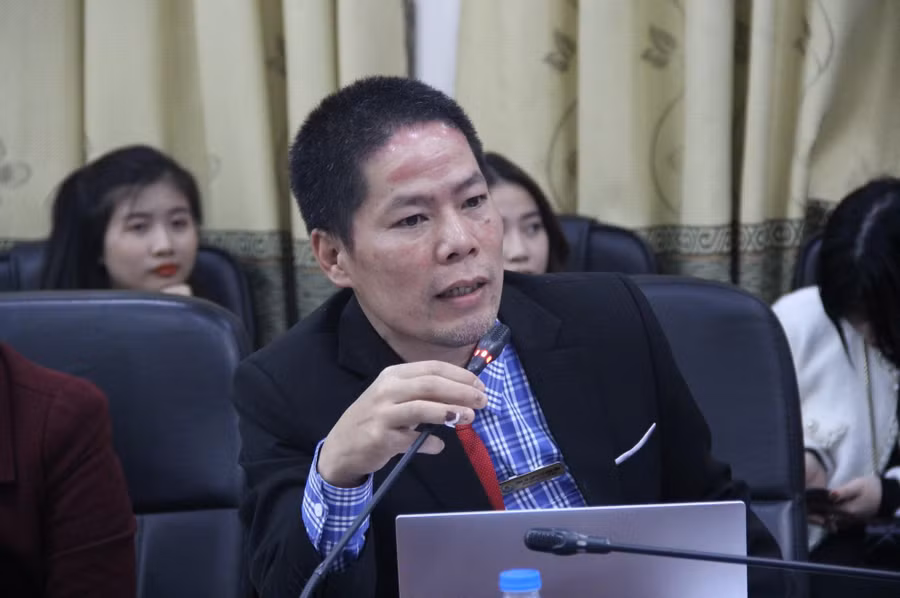 PGS.TS Lê Văn Tấn - Phó Trưởng Khoa du lịch, Trường ĐH Công đoàn trao đổi tại hội thảo.