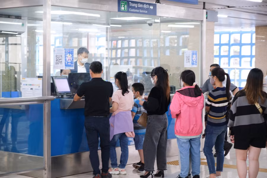 Hình ảnh ngày đầu tiên tuyến đường sắt Cát Linh- Hà Đông chính thức thu phí ảnh 3