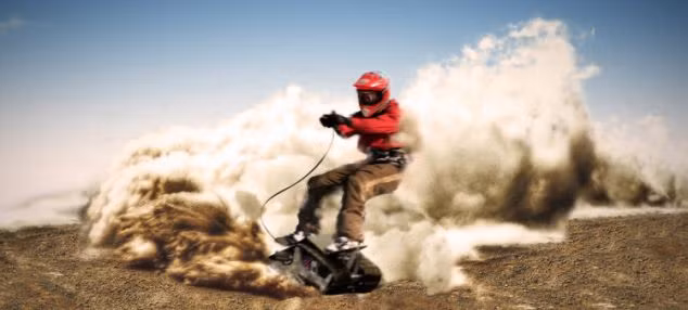 The DTV Shredder can hit speeds of up to 30mph Read more: http://www.dailymail.co.uk/sciencetech/article-1311661/The-DTV-Shredder-The-incredible-motorised-skateboard-looks-like-tank.html#ixzz0zSeBf5wM