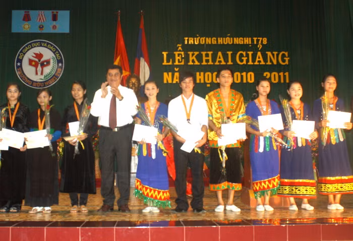 Trường Hữu nghị T78 khai giảng năm học mới 2010- 2011 ảnh 6