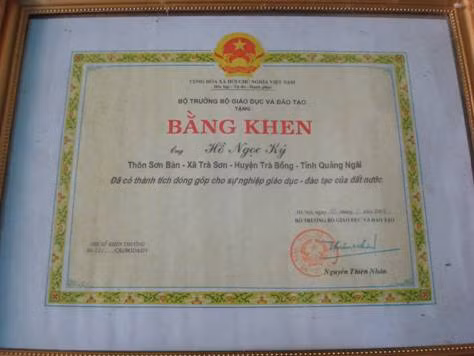 Bằng khen ông Hồ Ngọc Ký của Bộ trưởng Bộ Giáo dục và Đào tạo Nguyễn Thiện Nhân Bằng khen ông Hồ Ngọc Ký của Bộ trưởng Bộ Giáo dục và Đào tạo Nguyễn Thiện Nhân