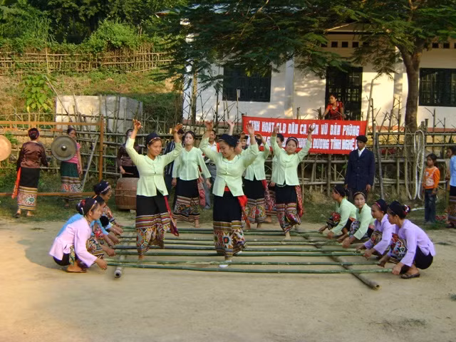Nơi lưu giữ linh hồn văn hoá đồng bào Thái ảnh 4 Một buổi sinh hoạt của CLB