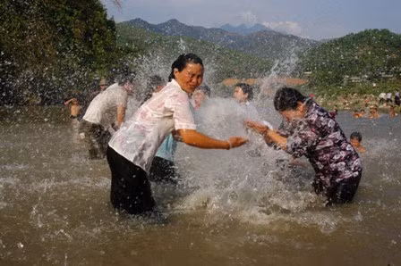 Thi té nước