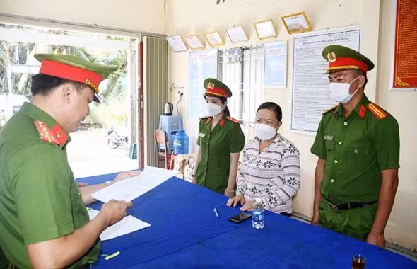 Cơ quan chức năng thi hành các quyết định tố tụng đối với Nguyễn Thị Nga.