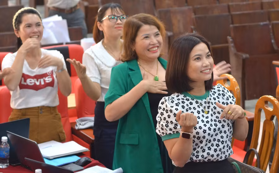 Những phút thư giãn của học viên sau những giờ học. Những phút thư giãn của học viên sau những giờ học.