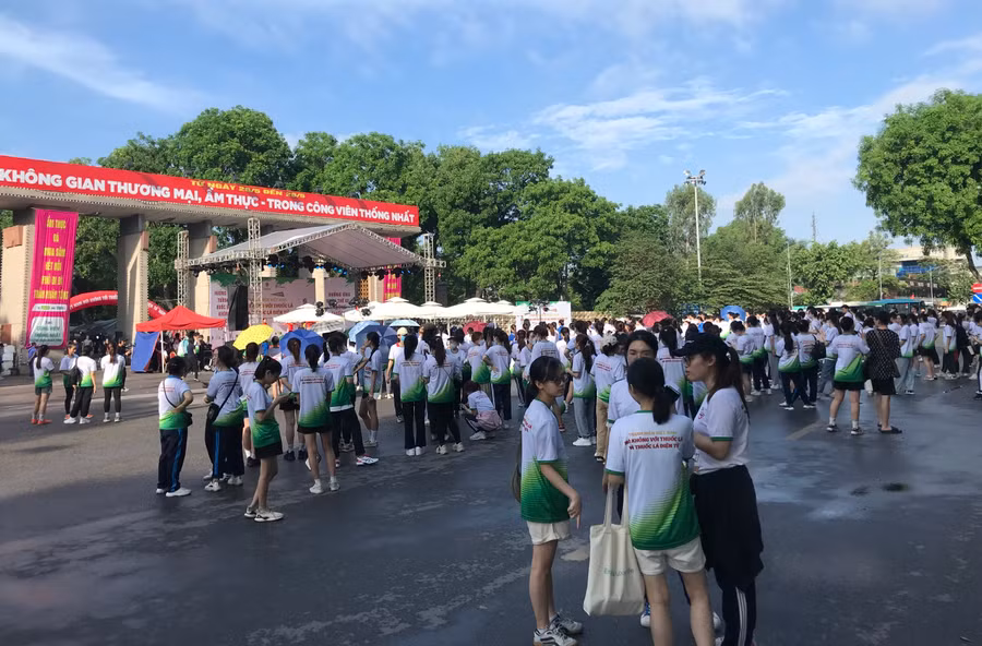 Đông đảo đoàn viên, thanh niên các trường đại học tại Hà Nội tham gia hoạt động.