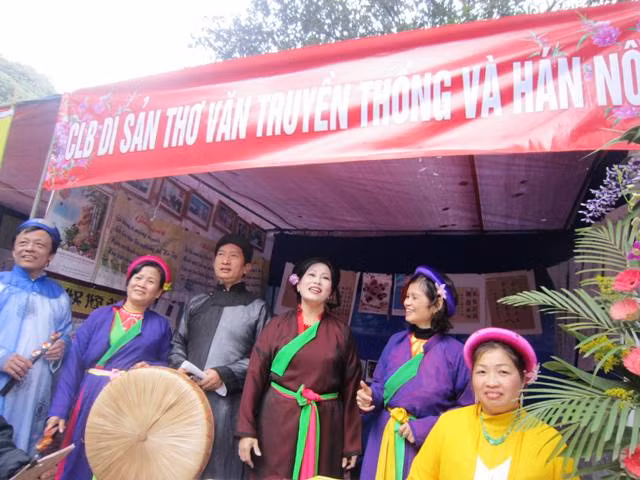 Một CLB thơ