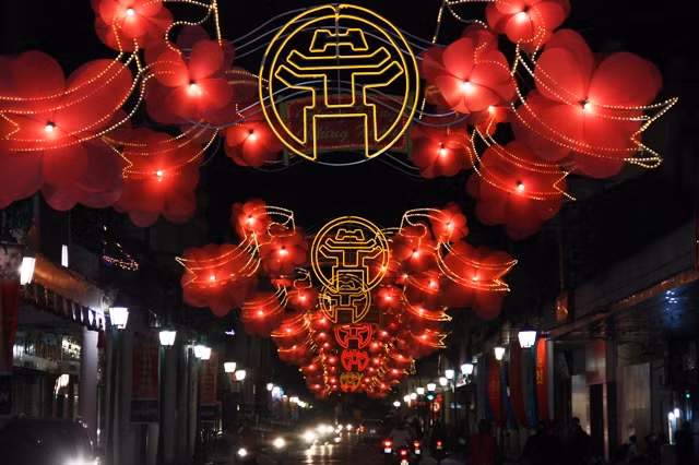 Bình yên đêm Hà Nội ngày cận Tết