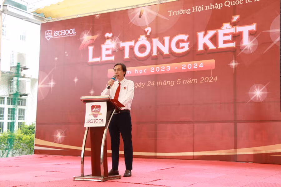 Tại lễ tổng kết, TS. Trần Hải Ngọc – Hiệu trưởng nhà trường đã bày tỏ lòng cảm ơn sâu sắc tới tập thể cán bộ, giáo viên, nhân viên, phụ huynh và học sinh đã luôn đồng hành, ủng hộ nhà trường trong suốt năm học.