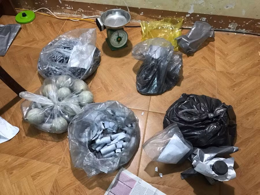 Số pháo nổ cơ quan chức năng phát hiện thu giữ được.