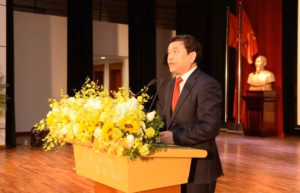 GS.TS Trần Thọ Đạt phát biểu tại buổi lễ GS.TS Trần Thọ Đạt phát biểu tại buổi lễ