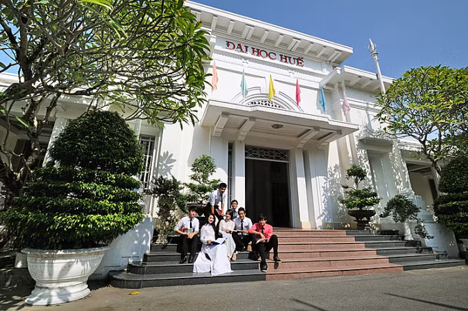 Đại học Huế vinh dự là 1 trong 6 cơ sở giáo dục đại học tại Việt Nam góp mặt ở bảng xếp hạng đại học Châu Á 2023 (Ảnh: Đại học Huế). Đại học Huế vinh dự là 1 trong 6 cơ sở giáo dục đại học tại Việt Nam góp mặt ở bảng xếp hạng đại học Châu Á 2023 (Ảnh: Đại học Huế).