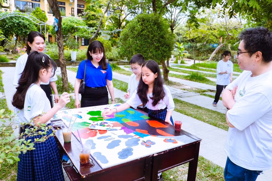 Nhiều hoạt động dành cho học sinh được ngành giáo dục thực hiện. Nhiều hoạt động dành cho học sinh được ngành giáo dục thực hiện.