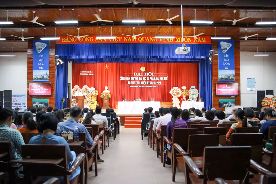 Đại hội Công đoàn Trường ĐH Sư phạm lần thứ XVIII, nhiệm kỳ 2023 – 2028. Đại hội Công đoàn Trường ĐH Sư phạm lần thứ XVIII, nhiệm kỳ 2023 – 2028.