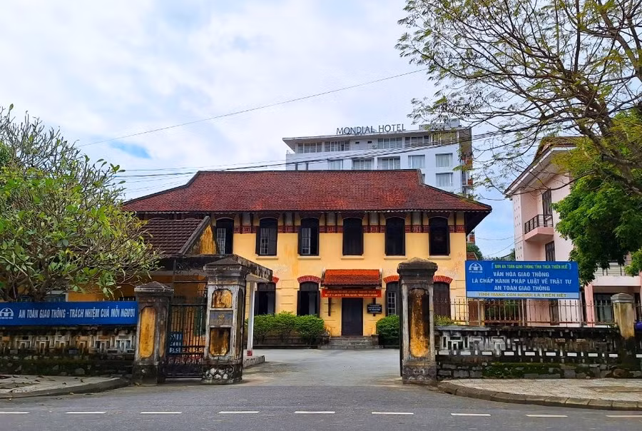 Cùng với khu "đất vàng" số 8-10 đường Phan Bội Châu sẽ được đấu giá với giá khởi điểm 230,9 tỷ đồng. (Ảnh: Đại Dương)