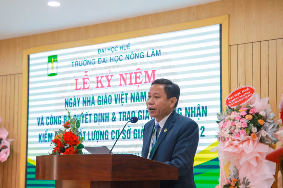 PGS.TS Trần Thanh Đức, Hiệu trưởng Trường ĐH Nông lâm, ĐH Huế phát biểu tại chương trình. PGS.TS Trần Thanh Đức, Hiệu trưởng Trường ĐH Nông lâm, ĐH Huế phát biểu tại chương trình.