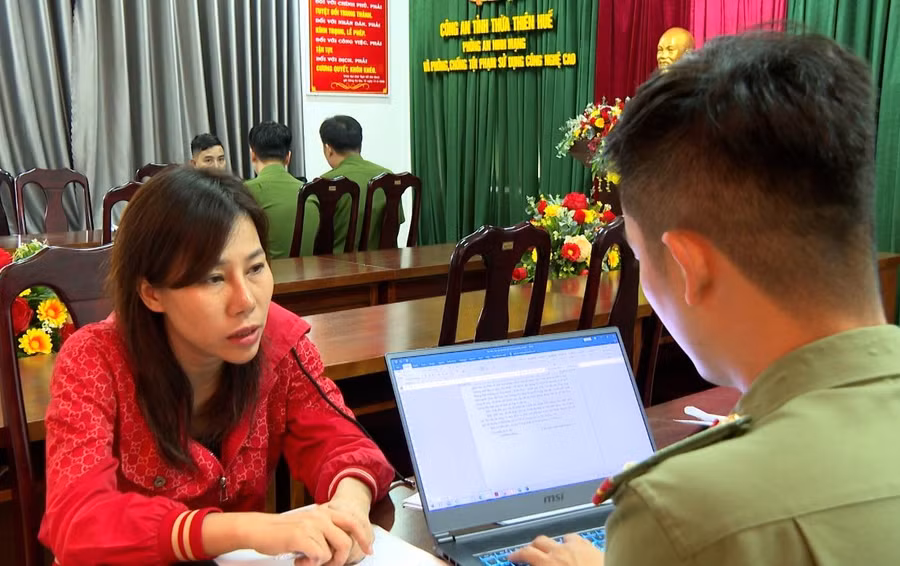 Nguyễn Thị Thu Hà tại cơ quan Công an. (Ảnh: CACC) Nguyễn Thị Thu Hà tại cơ quan Công an. (Ảnh: CACC)