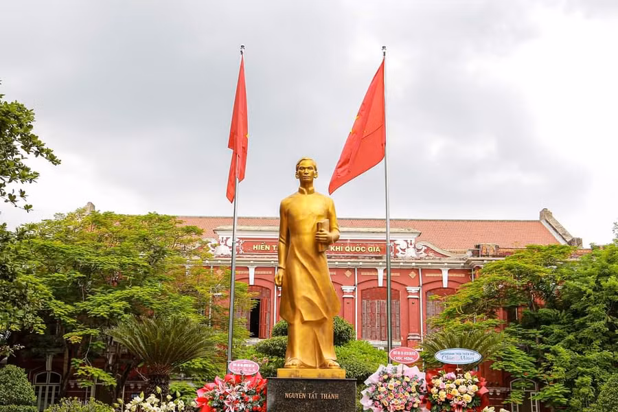 Ngôi trường này là nơi Nguyễn Tất Thành đã từng theo học. (Ảnh: Hoàng Hải)