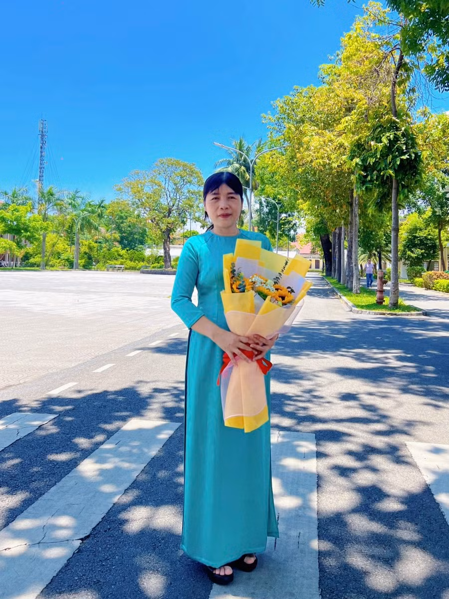 Trách nhiệm luôn được GS.TS Hoàng Thị Thái Hòa đặt lên hàng đầu để hoàn thành mọi nhiệm vụ được giao. (Ảnh: NVCC)
