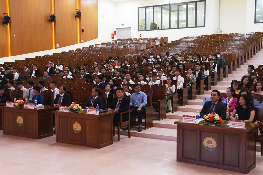 Các đại biểu tham dự khai mạc đánh giá ngoài chu kỳ 2 Trường Đại học Luật, Đại học Huế. Các đại biểu tham dự khai mạc đánh giá ngoài chu kỳ 2 Trường Đại học Luật, Đại học Huế.