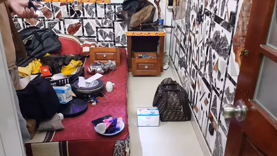 Căn phòng nơi Hoàng ở và buôn bán ma túy.