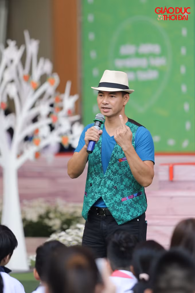 Hàng nghìn học sinh Hà Nội hưởng ứng đẩy lùi bạo lực học đường ảnh 1