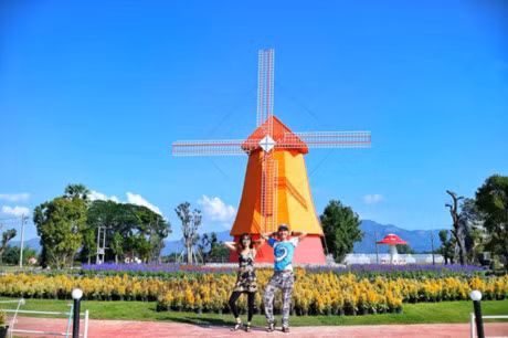Gioi tre thich thu voi kieu tao dang chup anh co 1-0-2 cua cap doi - Anh 8