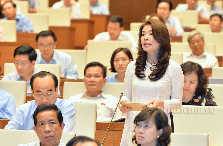 Đại biểu Lê Thu Hà