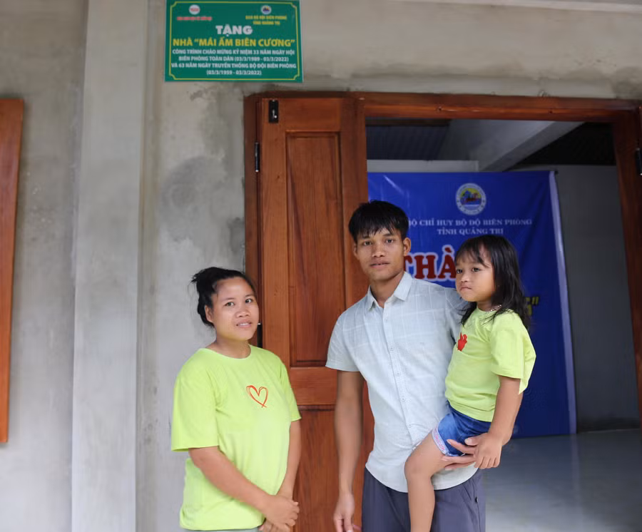 Từ đây vợ chồng anh Cấp yên tâm hơn, không còn lo cảnh nhà bị dột nát.