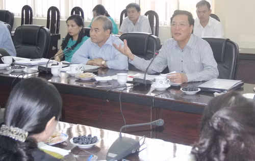 Bộ trưởng Phạm Vũ Luận phát biểu tại buổi làm việc Bộ trưởng Phạm Vũ Luận phát biểu tại buổi làm việc