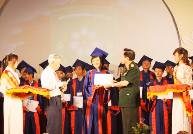 Cần có chính sách thu hút đội ngũ trí thức trẻ