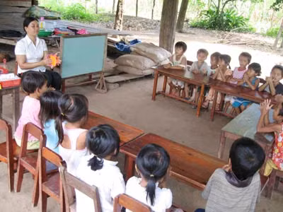 Một lớp học ở buôn làng Tây Nguyên. Ảnh: Thanh Luận Một lớp học ở buôn làng Tây Nguyên. Ảnh: Thanh Luận