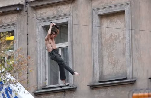 Xem Tom Cruise diễn pha nguy hiểm cho phim hành động ảnh 2 Xem Tom Cruise diễn pha nguy hiểm cho phim hành động ảnh 2